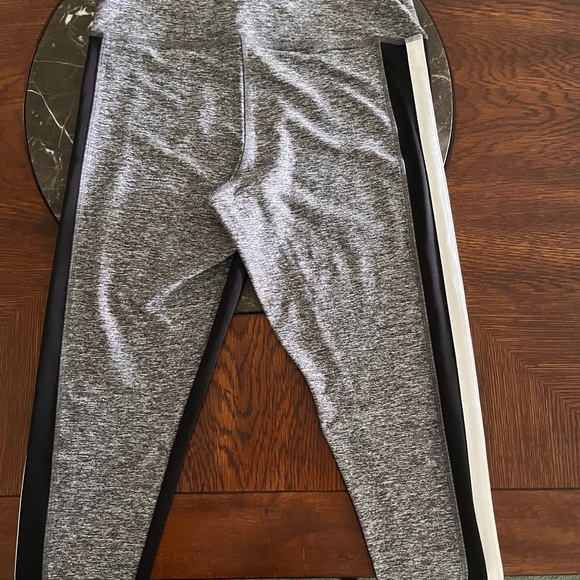 VS PINK Workout Pants Tummy control ankle length material sucks you in! - Picture 6 of 7